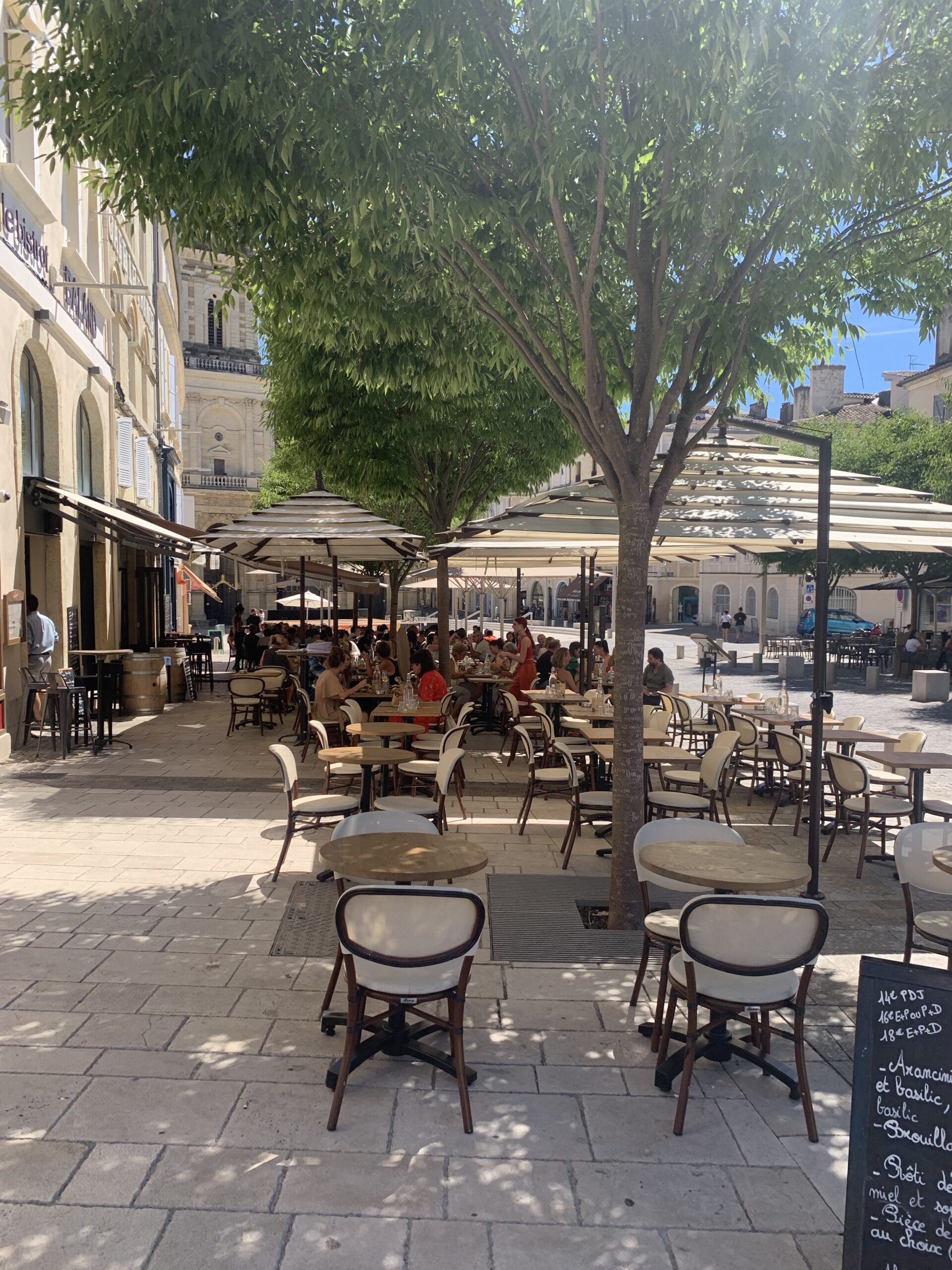 Auch restaurants by cathedral