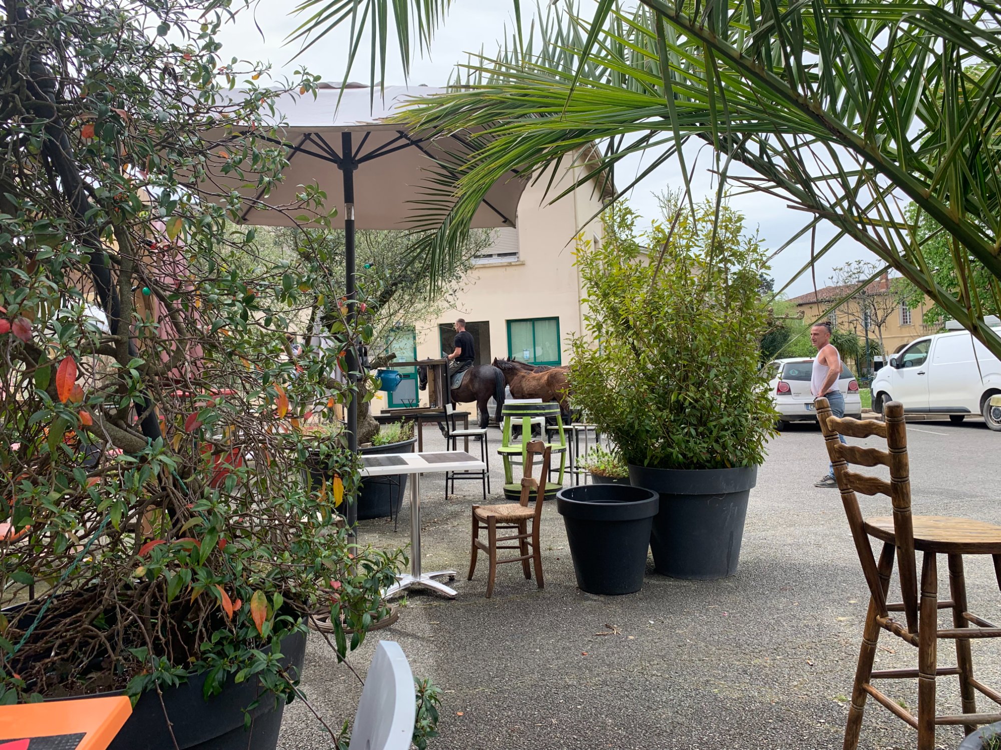 Aignan bistro terrace