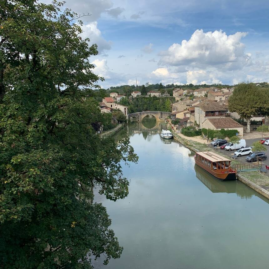 Nerac is the most beautiful little river side town. With a medieval heart, a ren