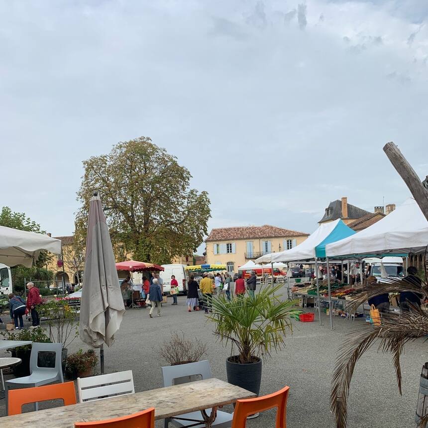Mondays are market days in Aignan.  We had lunch at the Bistro Brocant, and ran 