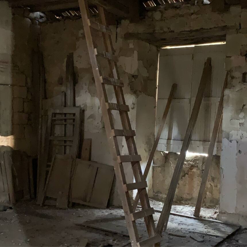 I went to another vide maison yesterday.  The surprise was, that it was at an an