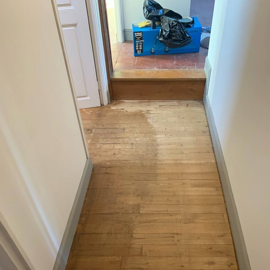 A day of floor sanding in the Gite. It is slowly getting better and better.