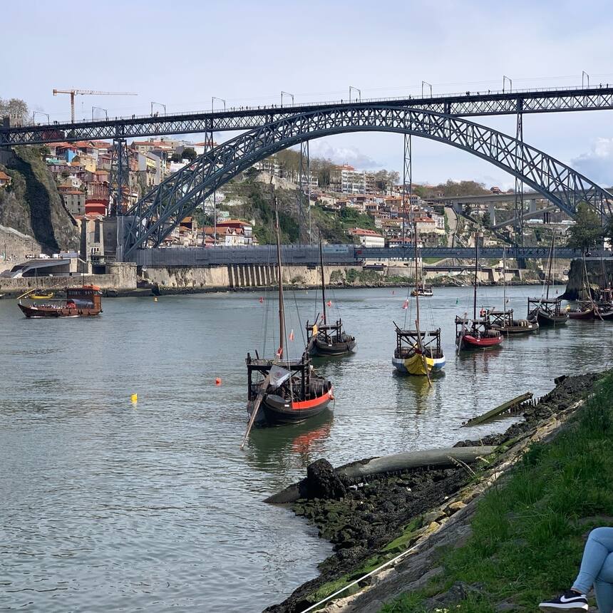 We went down to the quai to pick up a boat for a little 1 hr tour cruise, but pa