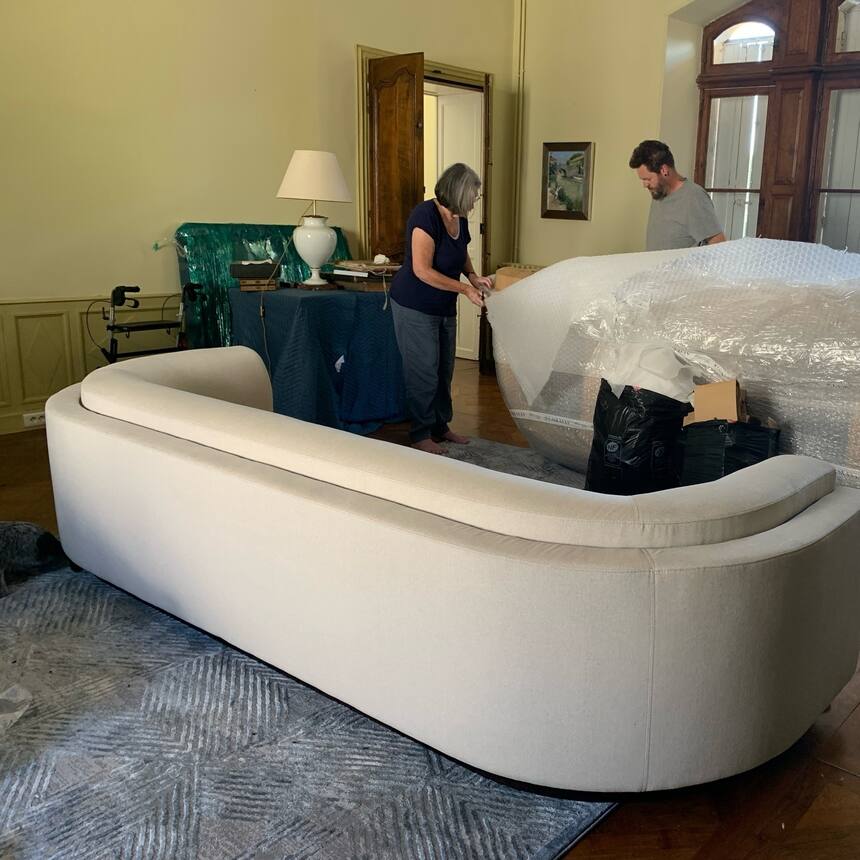 The sofas arrived!!!
They are gorgeous, and enormous 😆