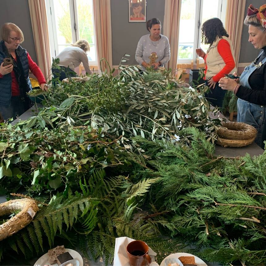 My mum and I joined a Christmas wreath making party with a bunch of local ladies