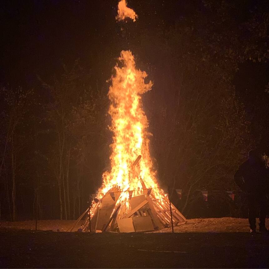 Guy fawkes night at the local British pub, deep in the French countryside, but o