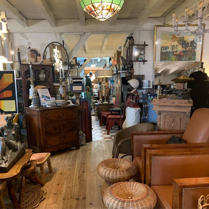 A little brocanting along the way: