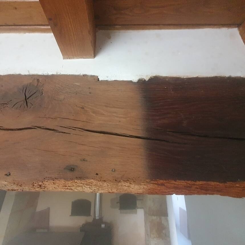 Today we are sandblasting the big beams in the gite.  They were black with age a