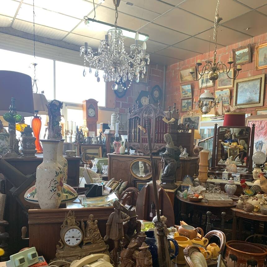 Brocanting day. Still looking for drawers and side tables, dining table, outdoor